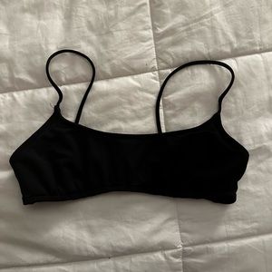 Basic black Billabong top
